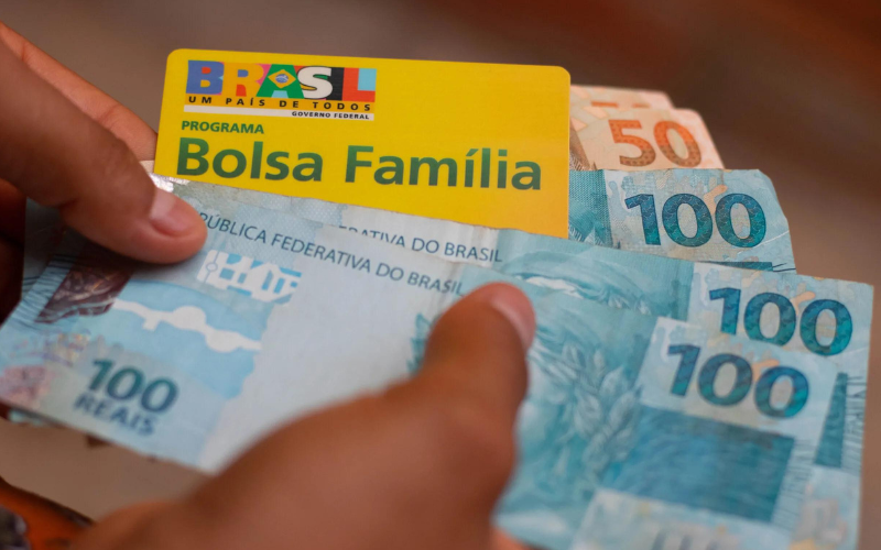 Valor extra de R$150 do Bolsa Família vai atrasar 60 dias